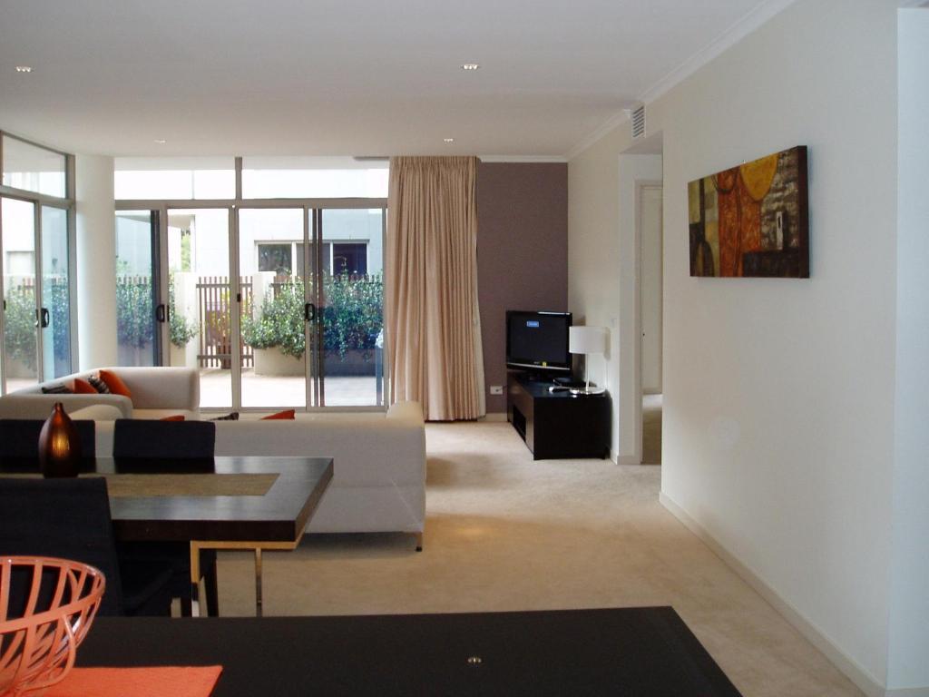 Lj Hooker Manuka Prestige Accommodation Canberra Room photo