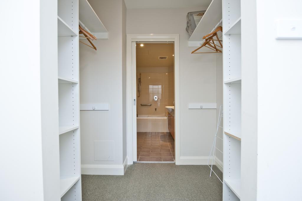 Lj Hooker Manuka Prestige Accommodation Canberra Room photo