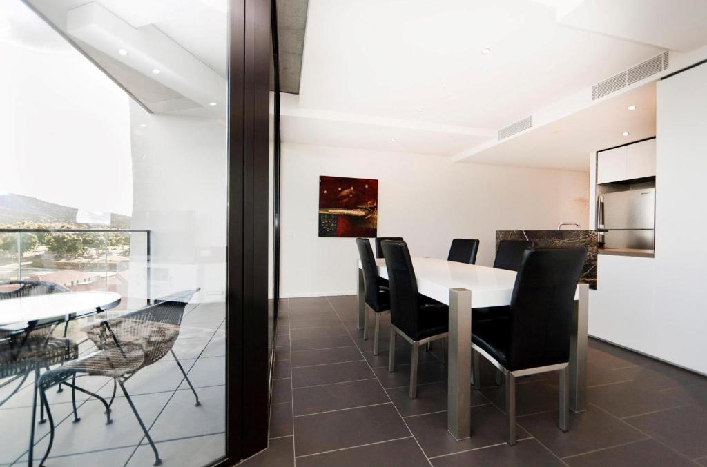 Lj Hooker Manuka Prestige Accommodation Canberra Room photo