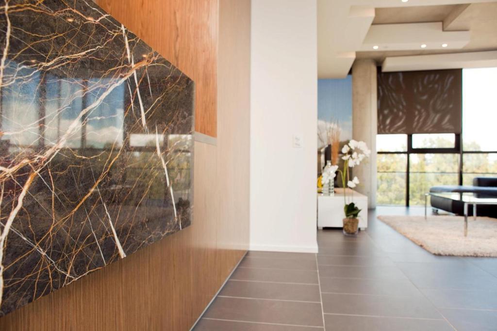 Lj Hooker Manuka Prestige Accommodation Canberra Room photo